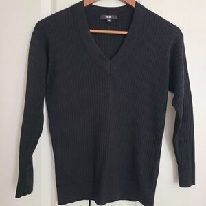 Uniqlo Women's Merino Blend Ribbed V-Neck Sweater Size X-Small